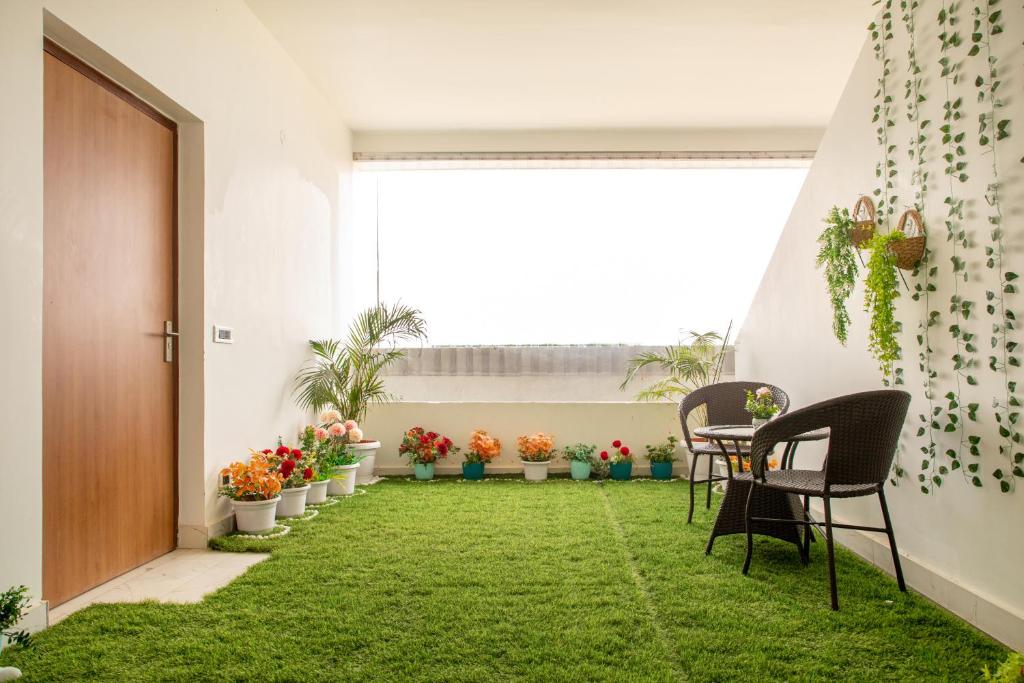 Grand Service Apartment